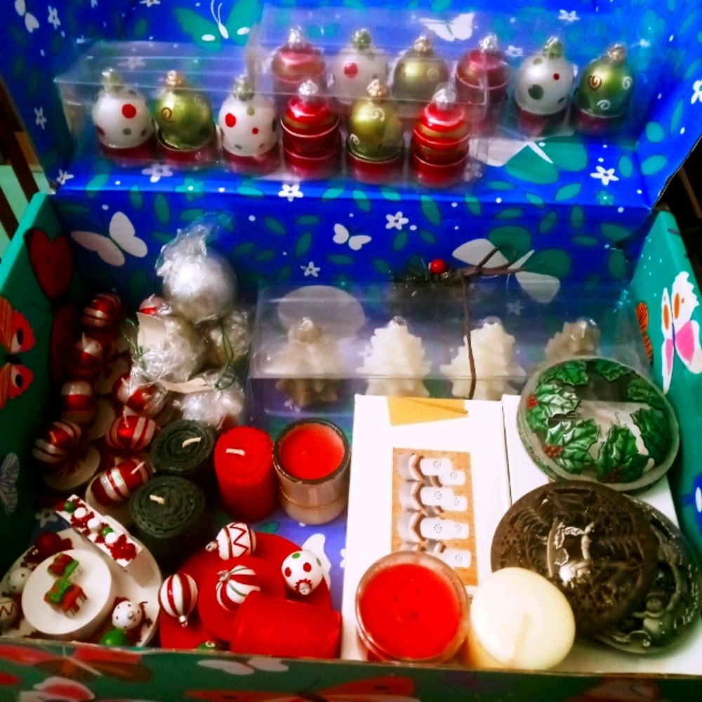 Yankee candle Christmas bundle.